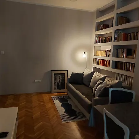 Apartman Downtown In Walk Zone With 3 Bedrooms And Garage Novi Sad