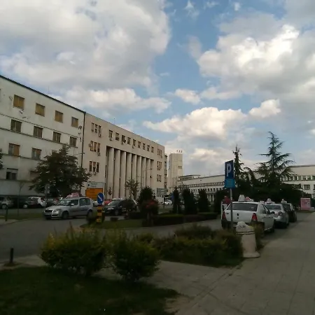 Apartman Downtown In Walk Zone With 3 Bedrooms And Garage Novi Sad