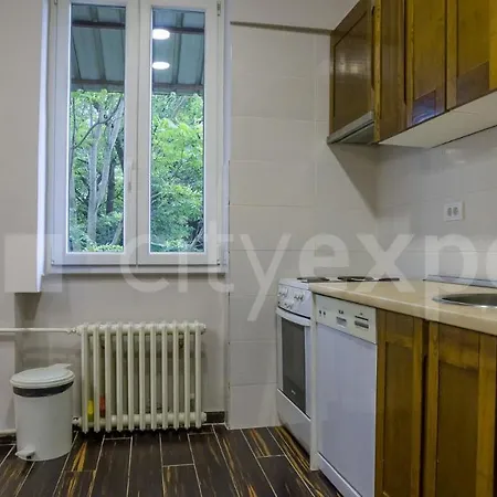 Downtown In Walk Zone With 3 Bedrooms And Garage Apartman